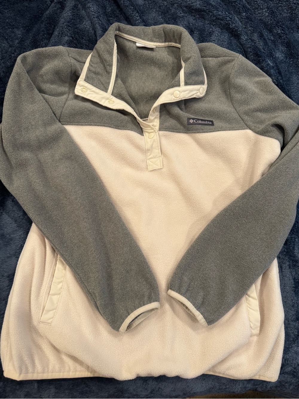 Columbia Women’s Two-Tone Gray and Cream Zip Fleece